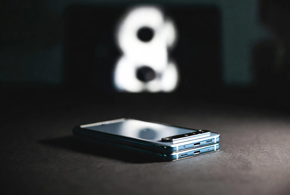 Samsung Galaxy Unpacked cryptic teaser campaign Instagram wipe