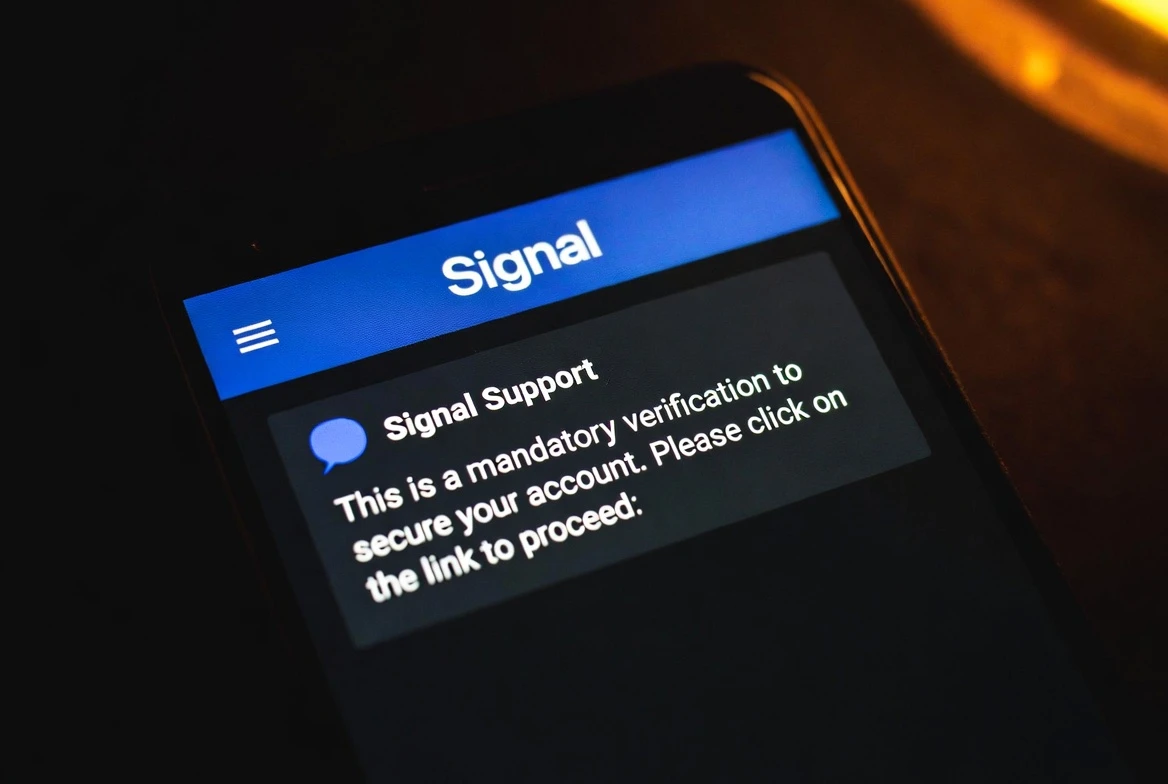 US bounty for Russian Signal and WhatsApp phishing