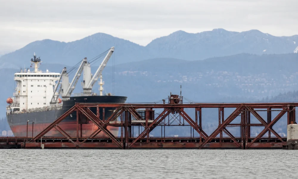 Vancouver rail bridge malfunction delays Canadian grain export ships